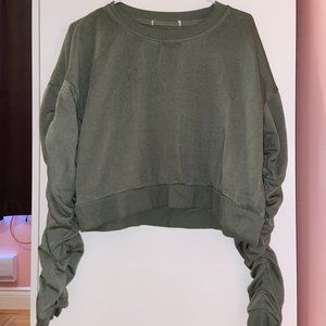 Slight Cropped Sweater || Sage Green